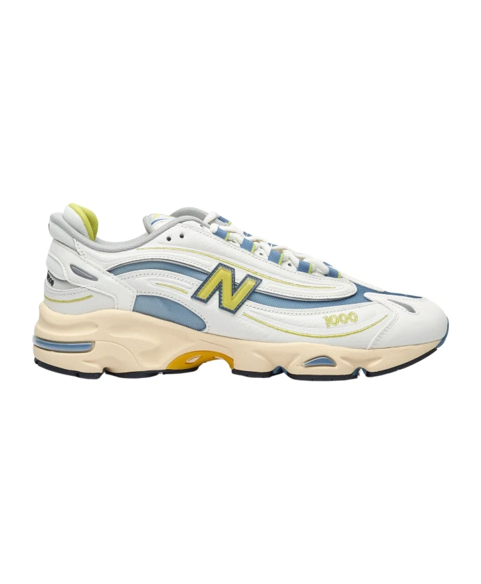 

Кроссовки со вставками и вышивкой логотипа. New Balance, белый