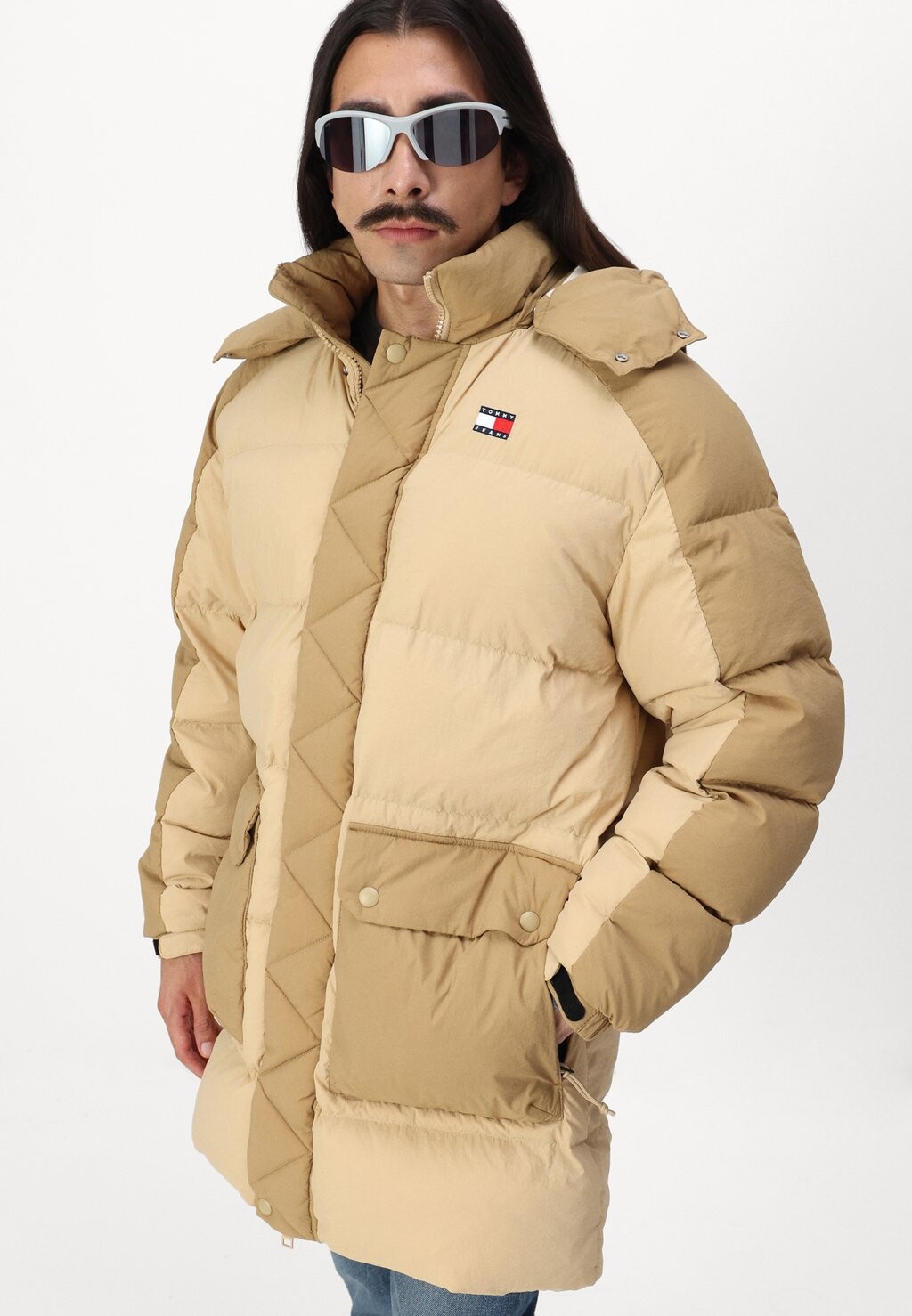 

Пуховое пальто TWO TONE Tommy Jeans, песочный