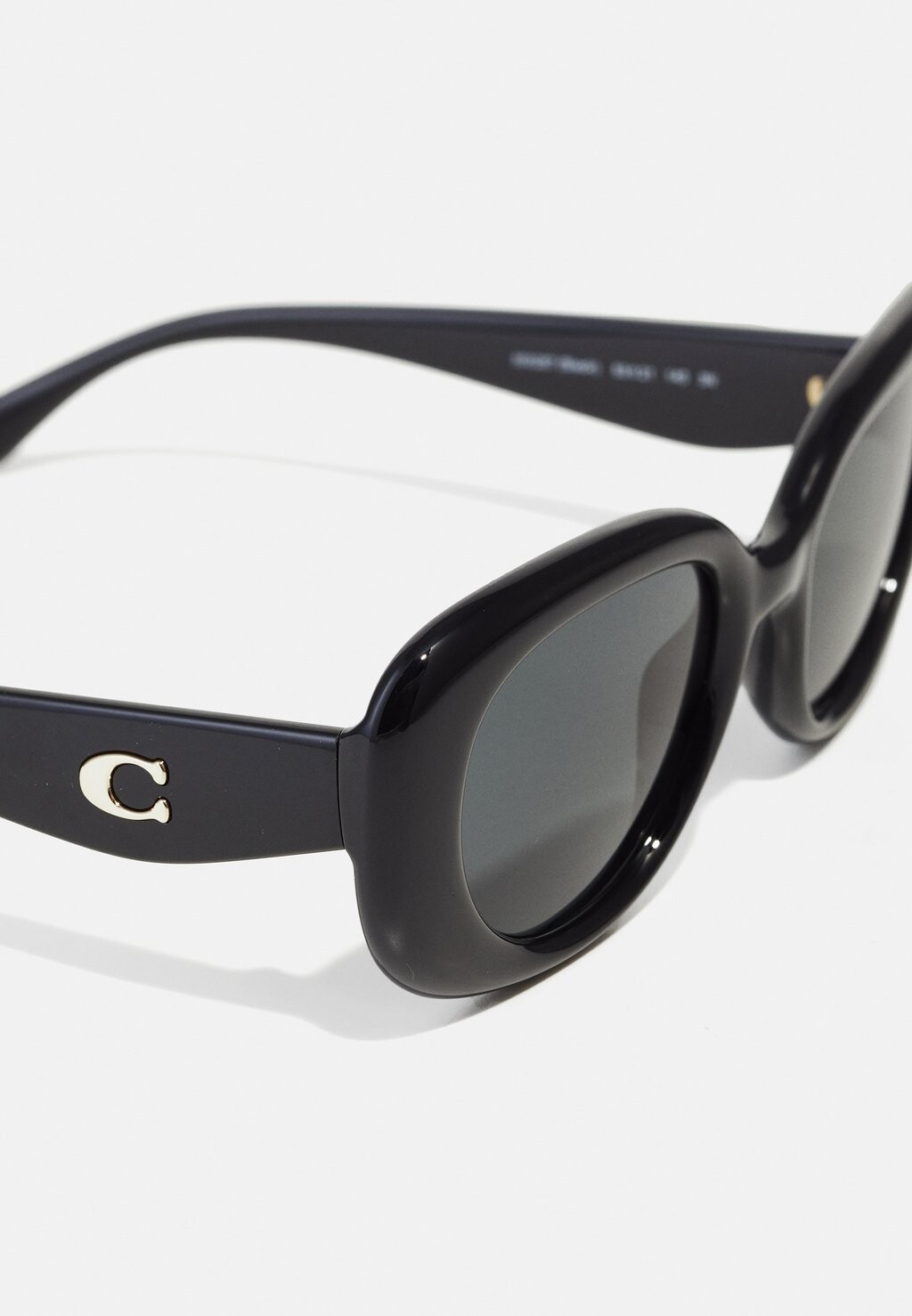 

Солнцезащитные очки Coach, чёрно/серые однотонные