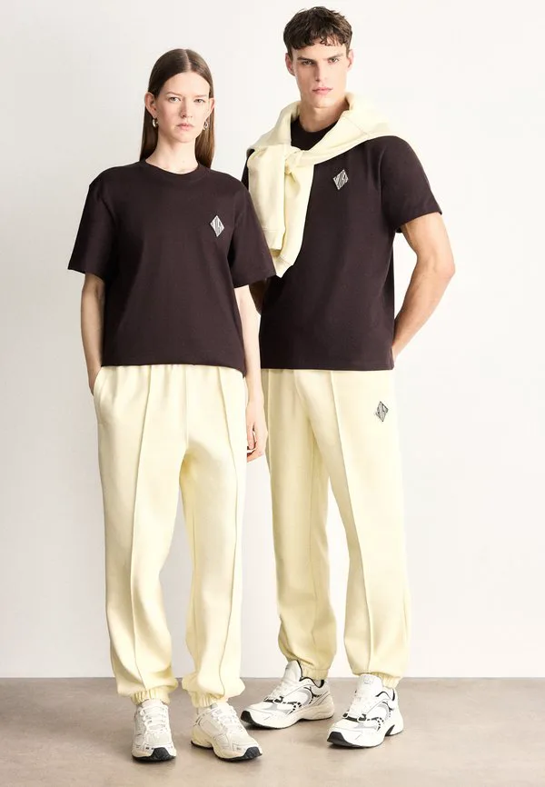 Спортивные штаны унисекс Lacoste, Poudre — фото 2