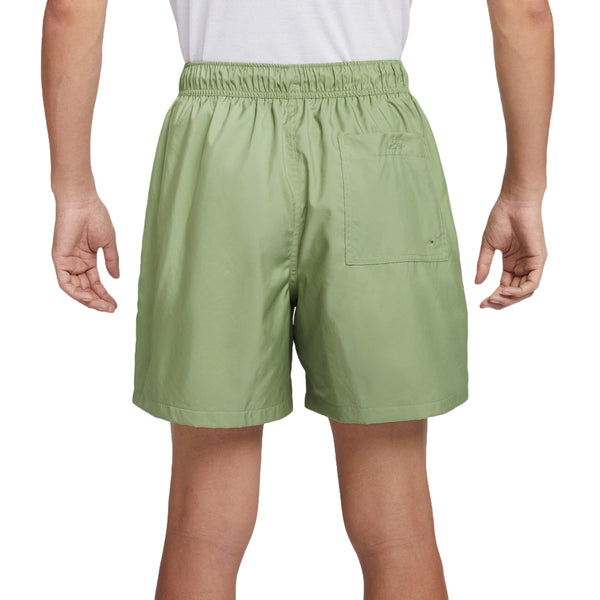 Шорты club woven flow shorts asia sizing 'oil green' Nike, зеленый — фото 2