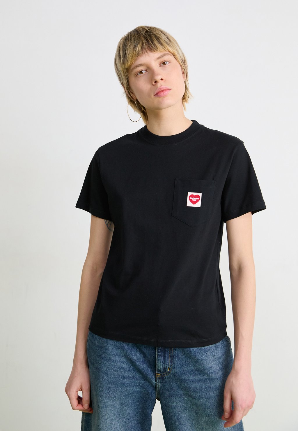 

Базовая футболка POCKET HEART Carhartt WIP, черный