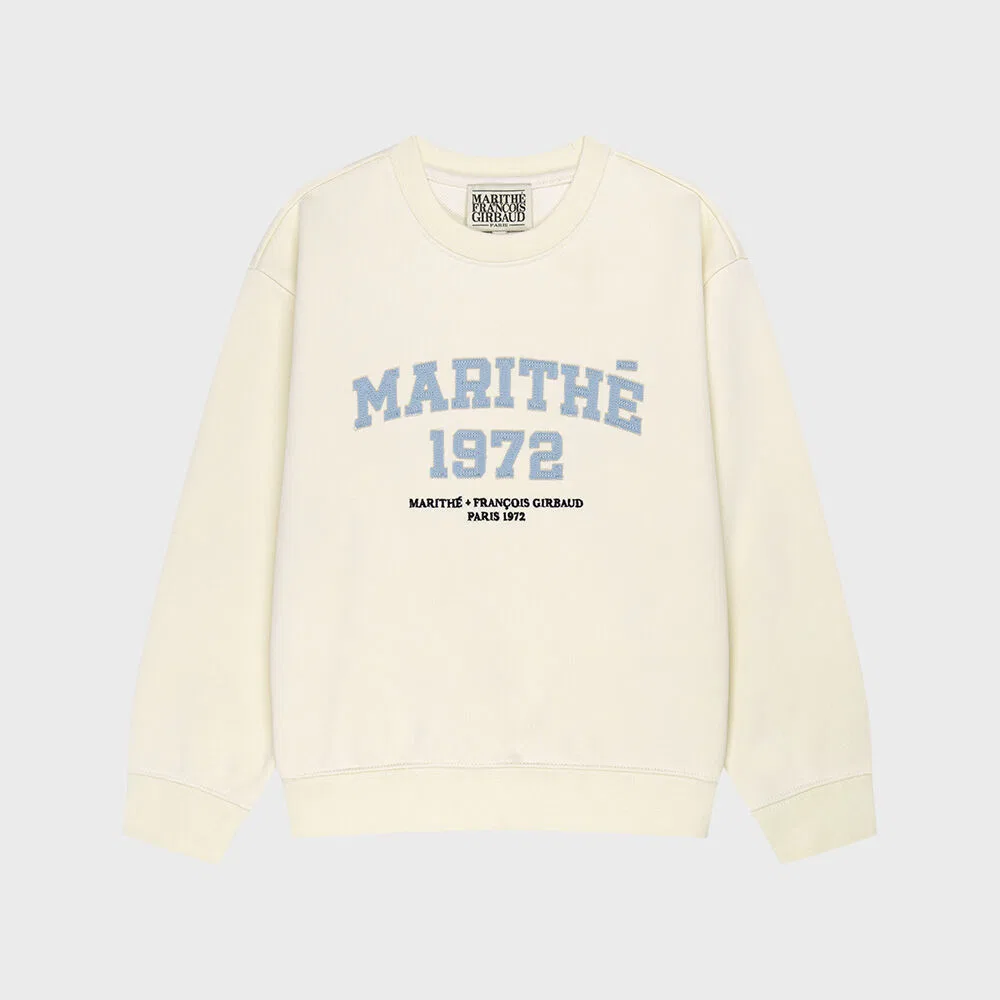 Детский свитшот с джинсовой аппликацией цвета айвори от Marithé Kids — фото 2