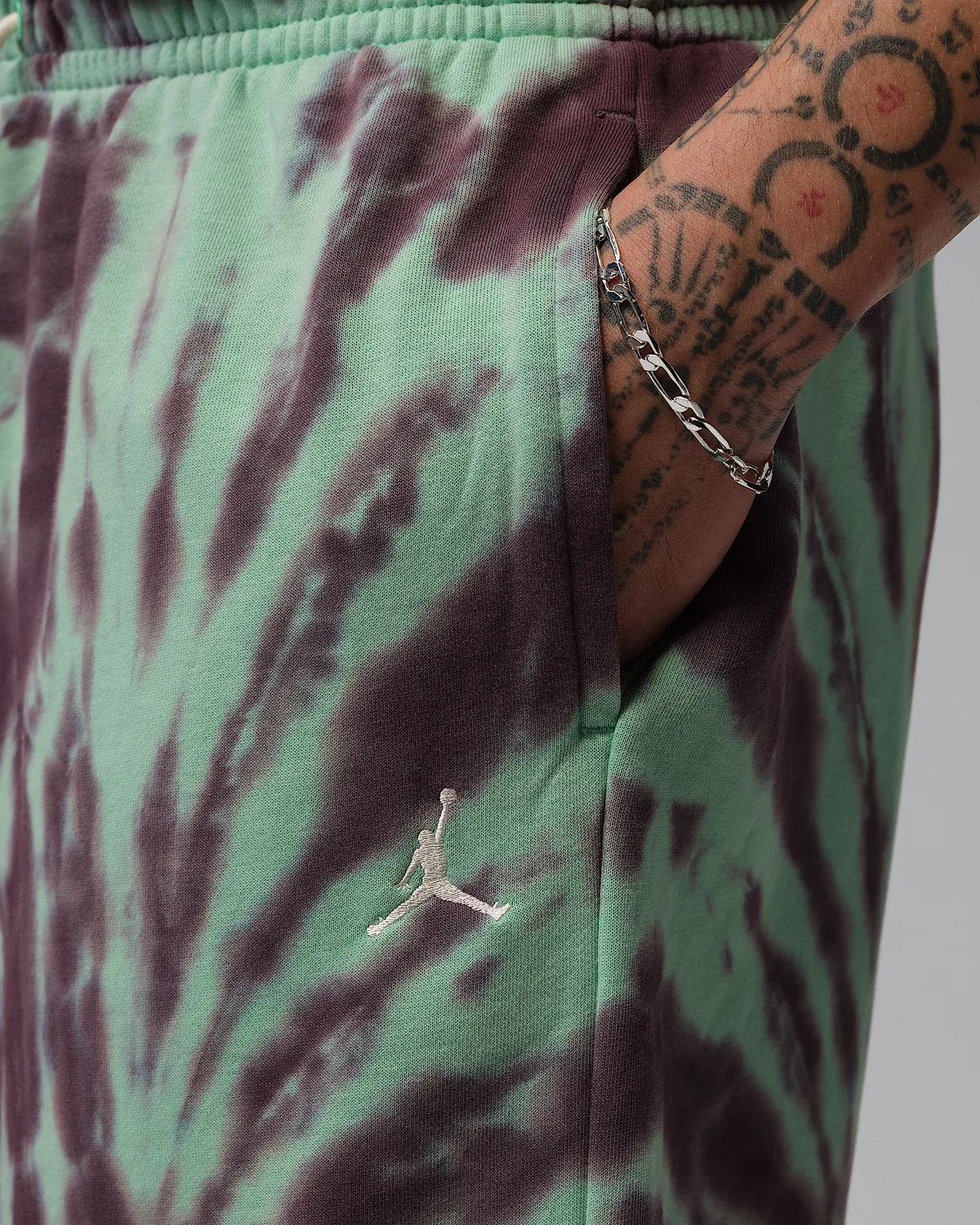 Мужские шорты Tie-Dye Festival Jordan Brooklyn Fleece, Green Glow/Burgundy Ash/Pale Ivory — фото 4