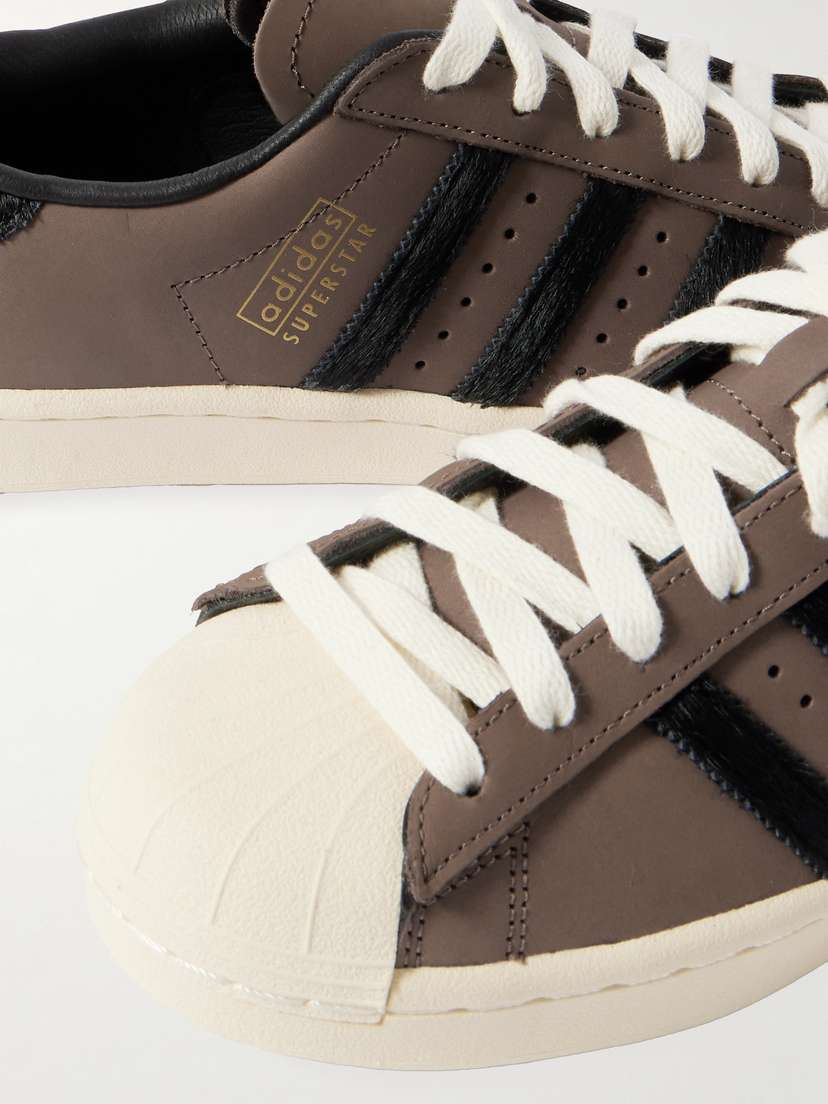 Винтажные кроссовки Superstar из нубука с отделкой из телячьей шерсти Adidas Originals, коричневый — фото 4