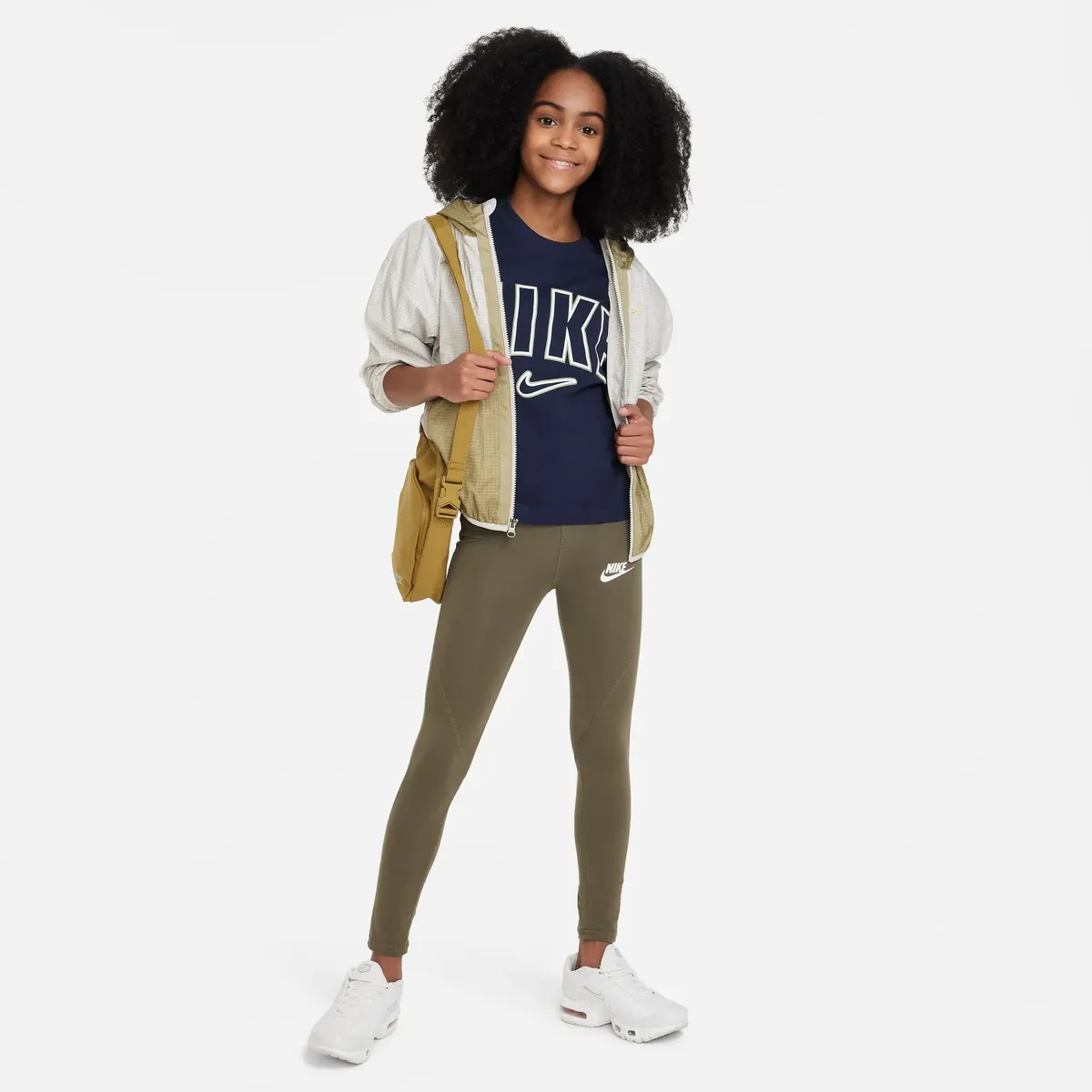 

Футболка Nike Sportswear "G NSW TEE Short Sleeve BOXY PRNT - для детей", цвет Obsidian