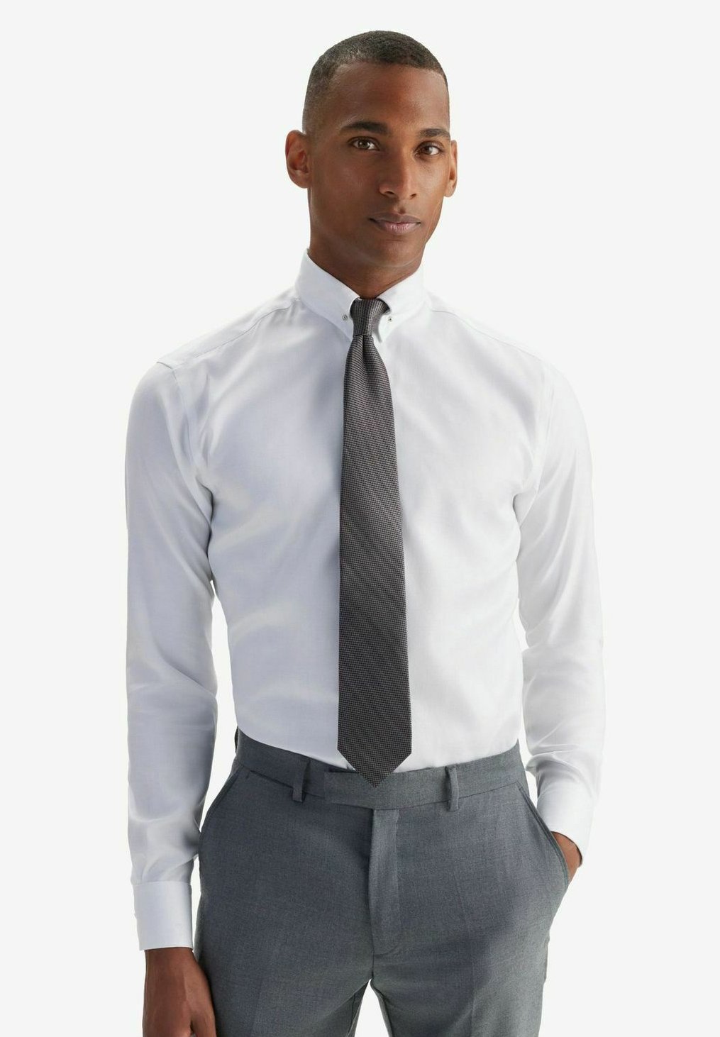 

Официальная рубашка PIN COLLAR John Henric, белый
