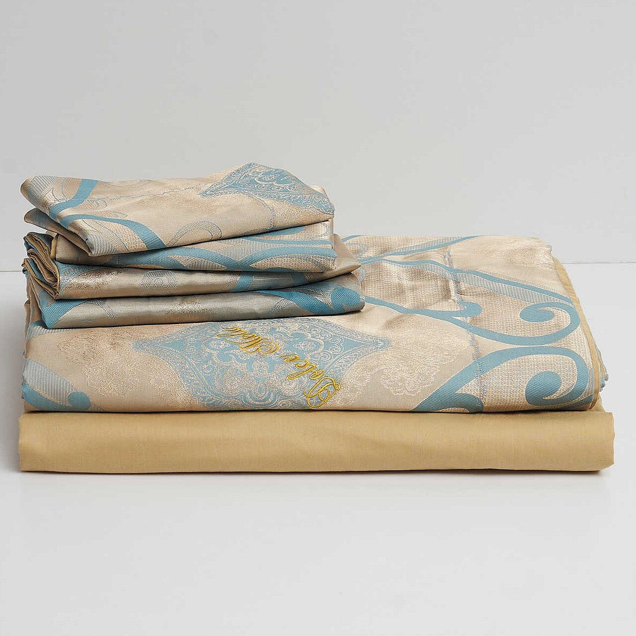 

Комплект пододеяльников Dolce Mela, жаккардовый верх и 100% хлопок внутри, цвет Beige And Blue