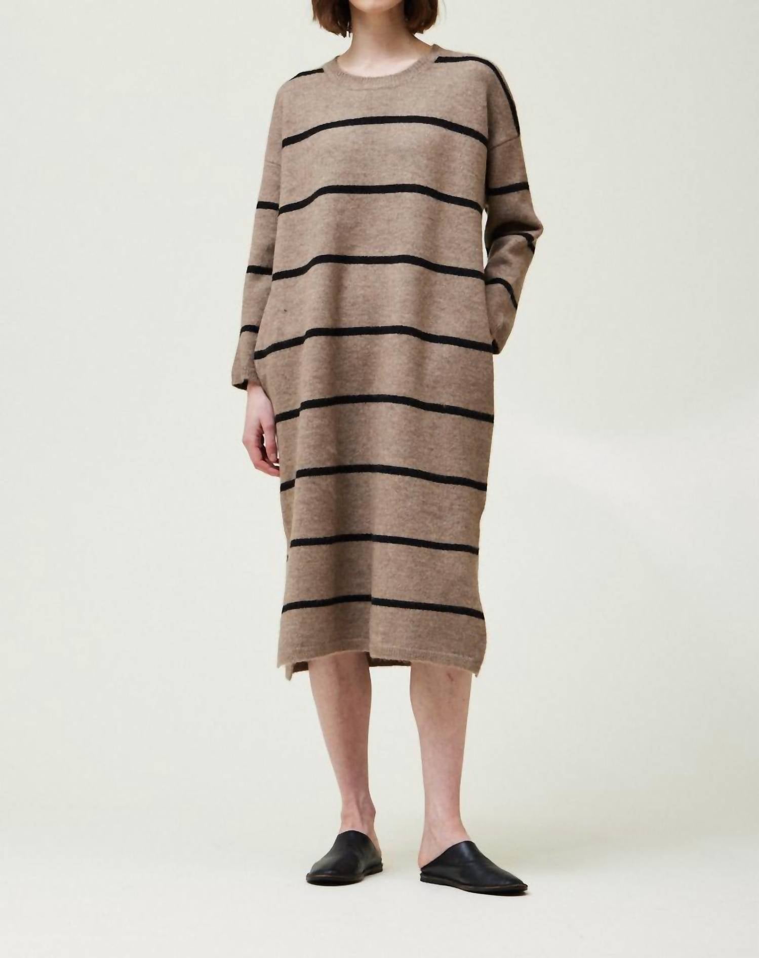 

Наслаждайся моментом: полосатое платье-свитер в светло-умбре GRADE & GATHER, Light Umber