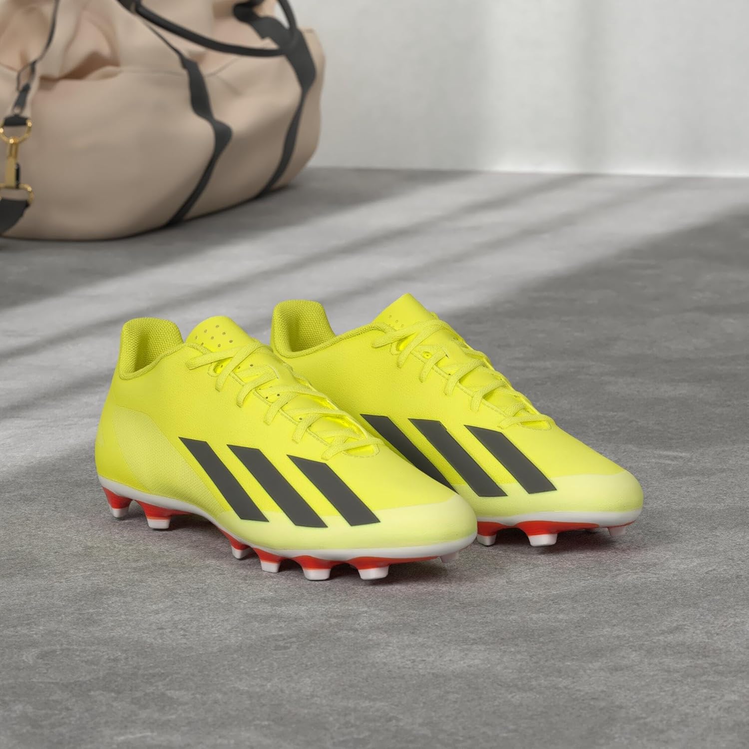 Ботинки Adidas для взрослых унисекс X Crazyfast Club для твердого грунта, белый/черный/желтый — фото 2
