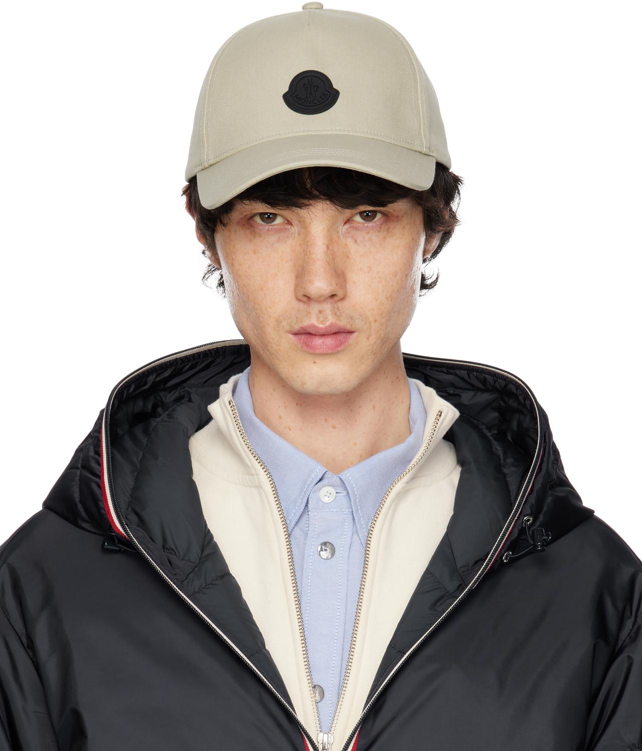 

Бежевая бейсболка Moncler