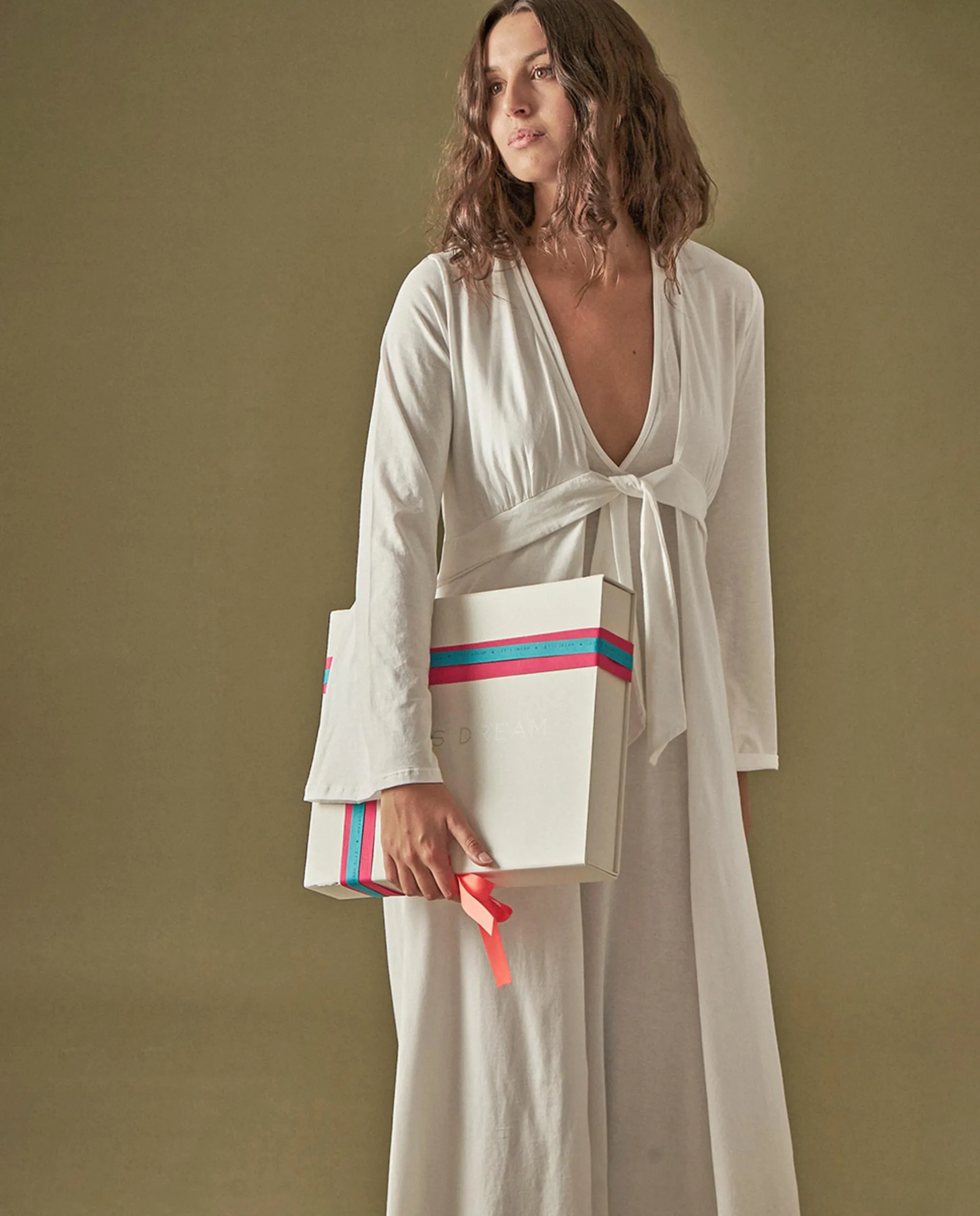 

Халат завязывается под грудью Letts Dream, пастельно-розовый