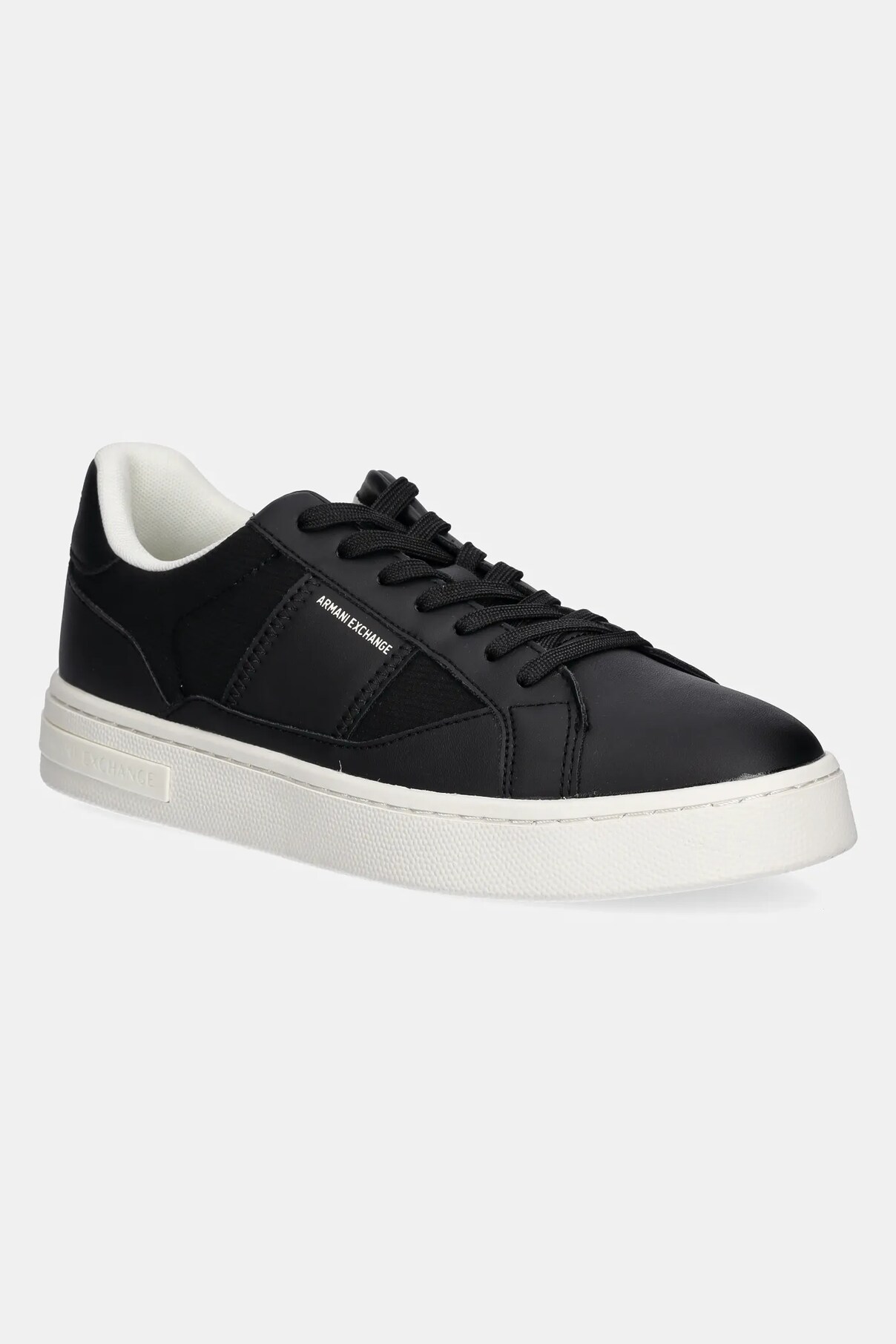 

Кроссовки Armani Exchange, черный