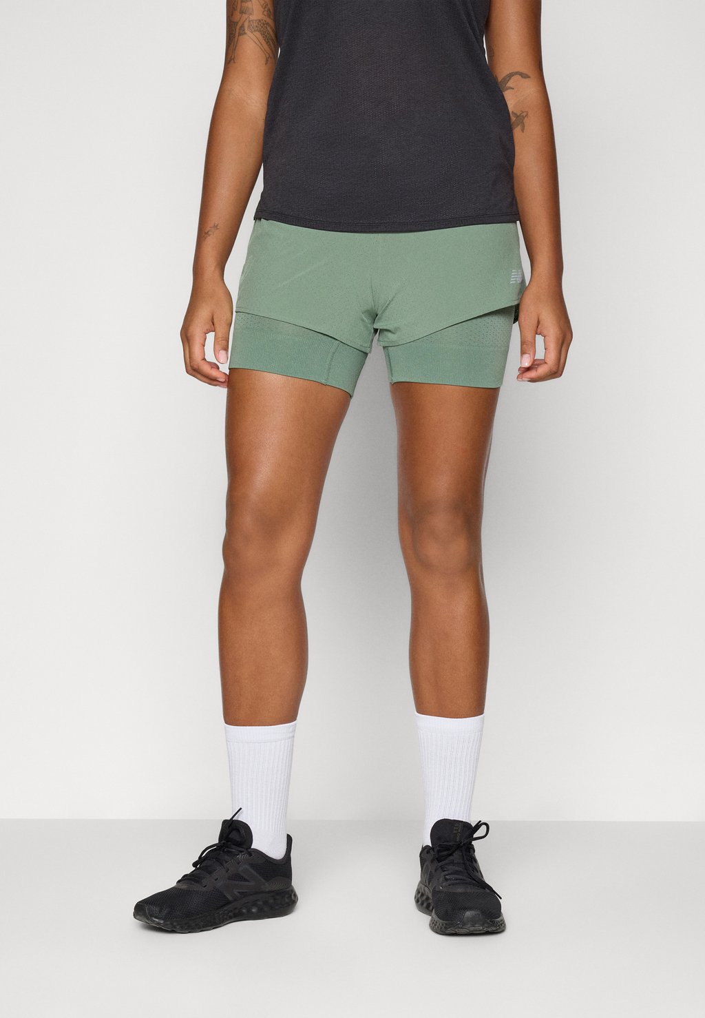 

Шорты 2 в 1 SHORT New Balance, цвет Dark Juniper