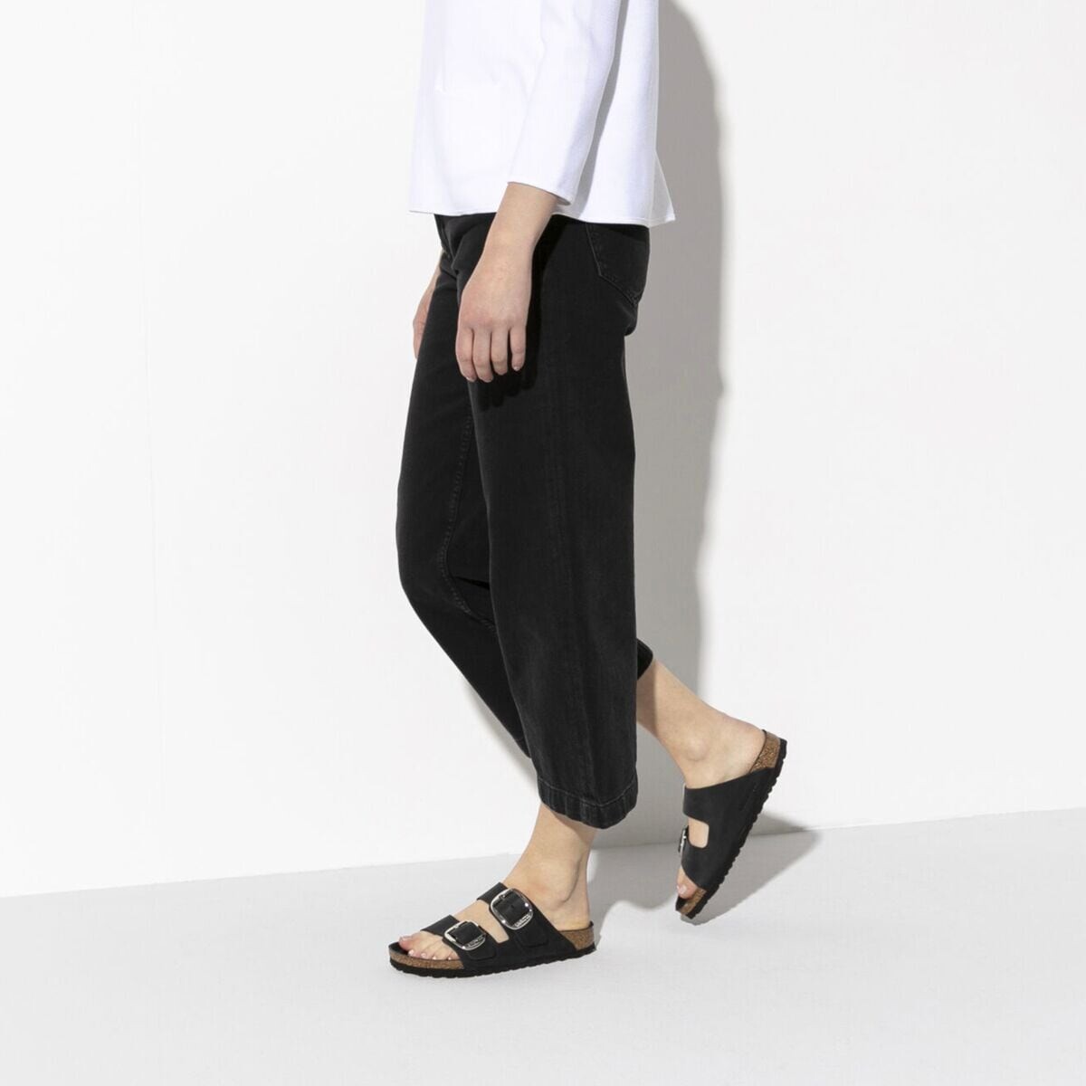 Кожаные сандалии arizona с большой пряжкой Birkenstock, черный — фото 3
