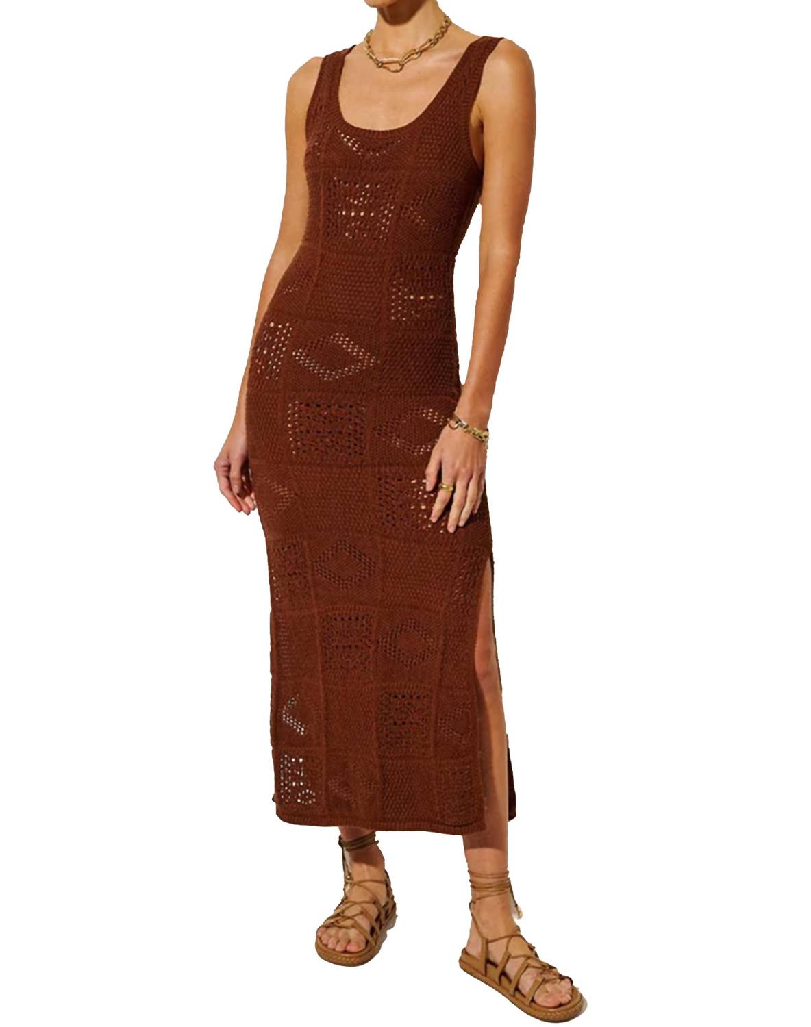

KIVARI Вязаное платье-майка миди Clementine с боковым разрезом, коричневого цвета