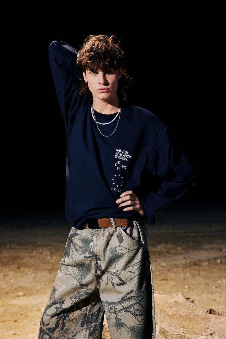 

Толстовка с надписью «Отдел естественных исследований» Pull And Bear, синий