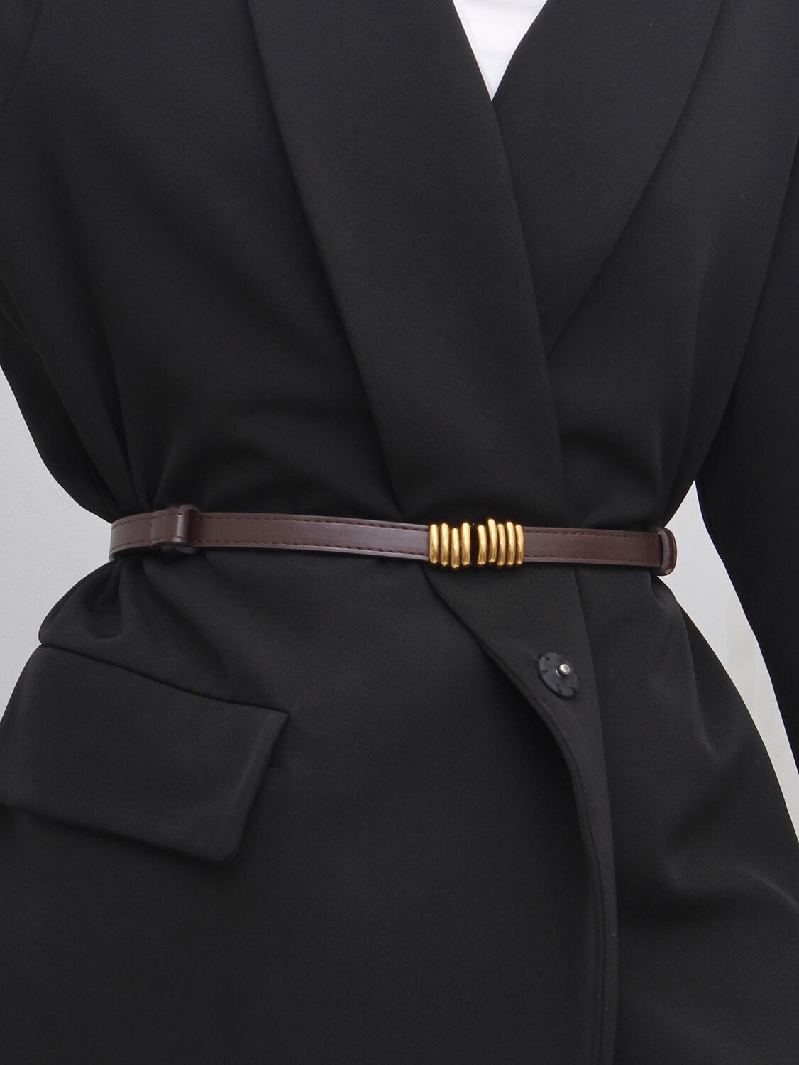 

Пояс тонкий с регулируемым поясом, кофейный