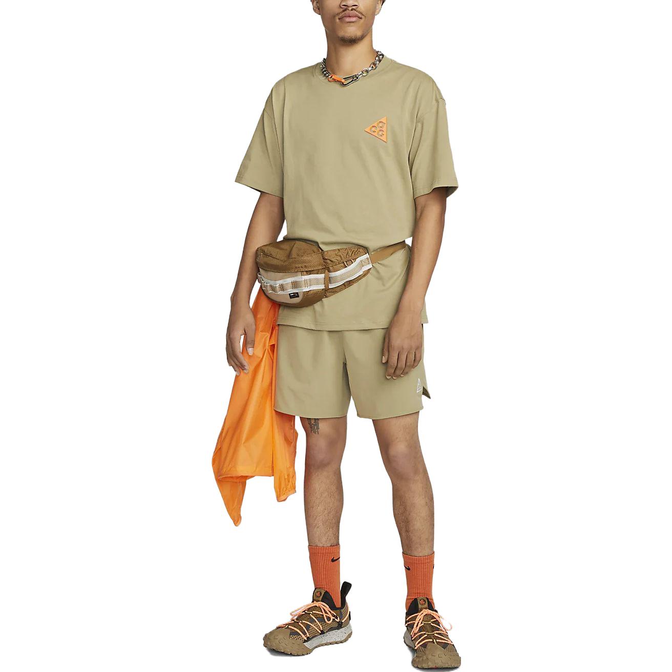 Футболка Nike ACG оливкового цвета — фото 4