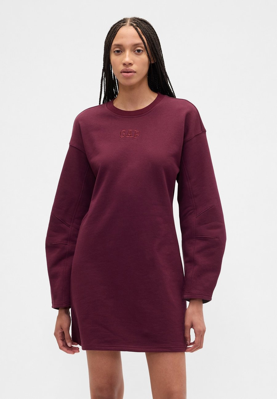 

Платье GAP LOGO DRESS, Tuscan Red/Bordeaux