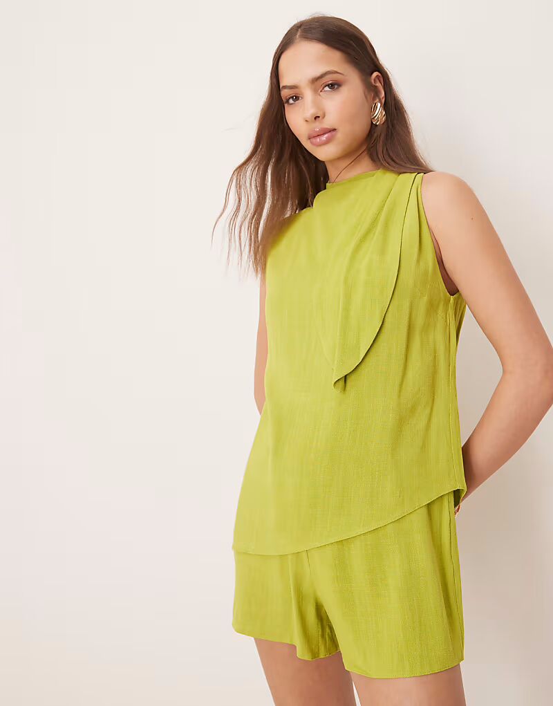 

Льняной двухслойный комбинезон с завязкой на шее ASOS DESIGN цвета лайма