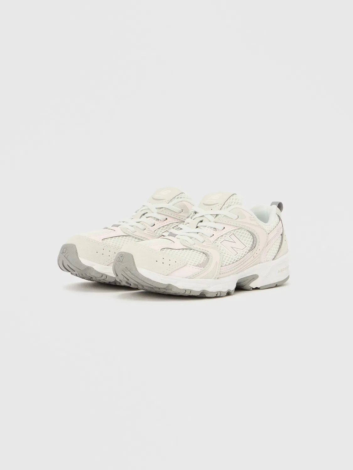 Кроссовки New Balance 530 Bungee светло-серого цвета — фото 2