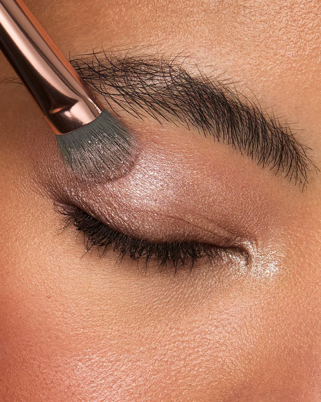 Двусторонняя кисть для теней «Kind by KIKO Double Eye Brush 01» от KIKO Milano Kiko Milano — фото 4