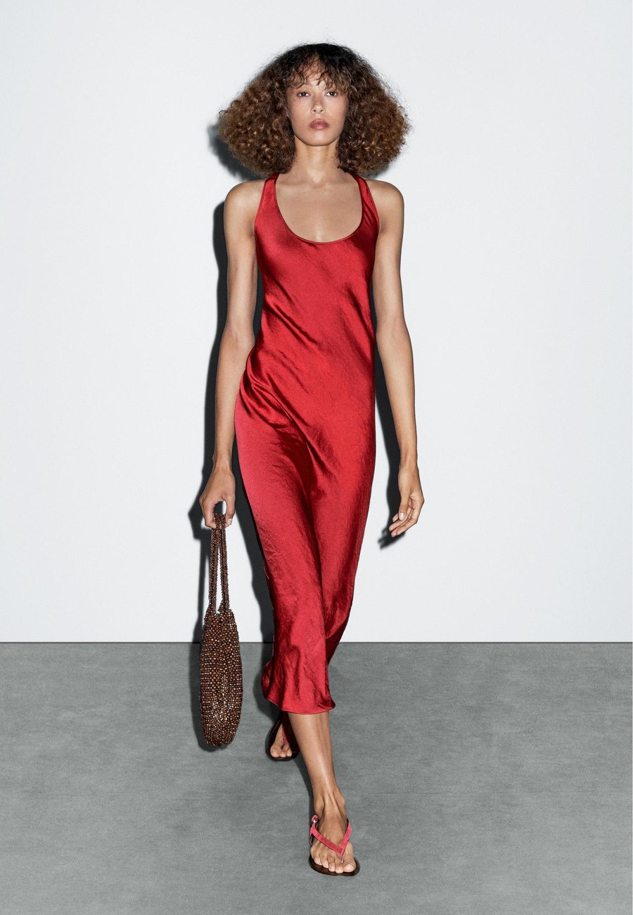 

Платье Massimo Dutti LONG SATIN WITH ROUND NECKLINE, Red