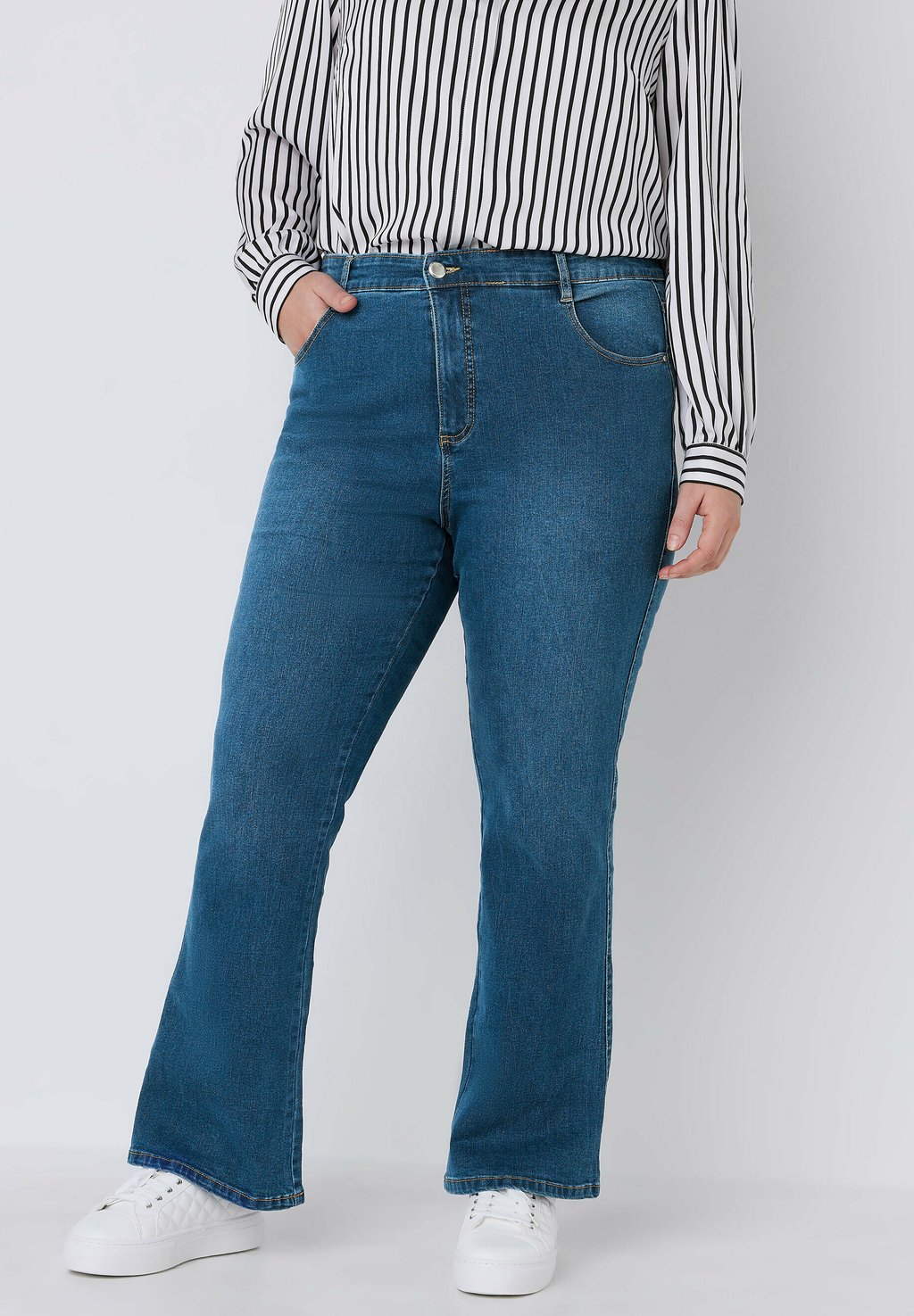 

Джинсы Bootcut Evans, синий