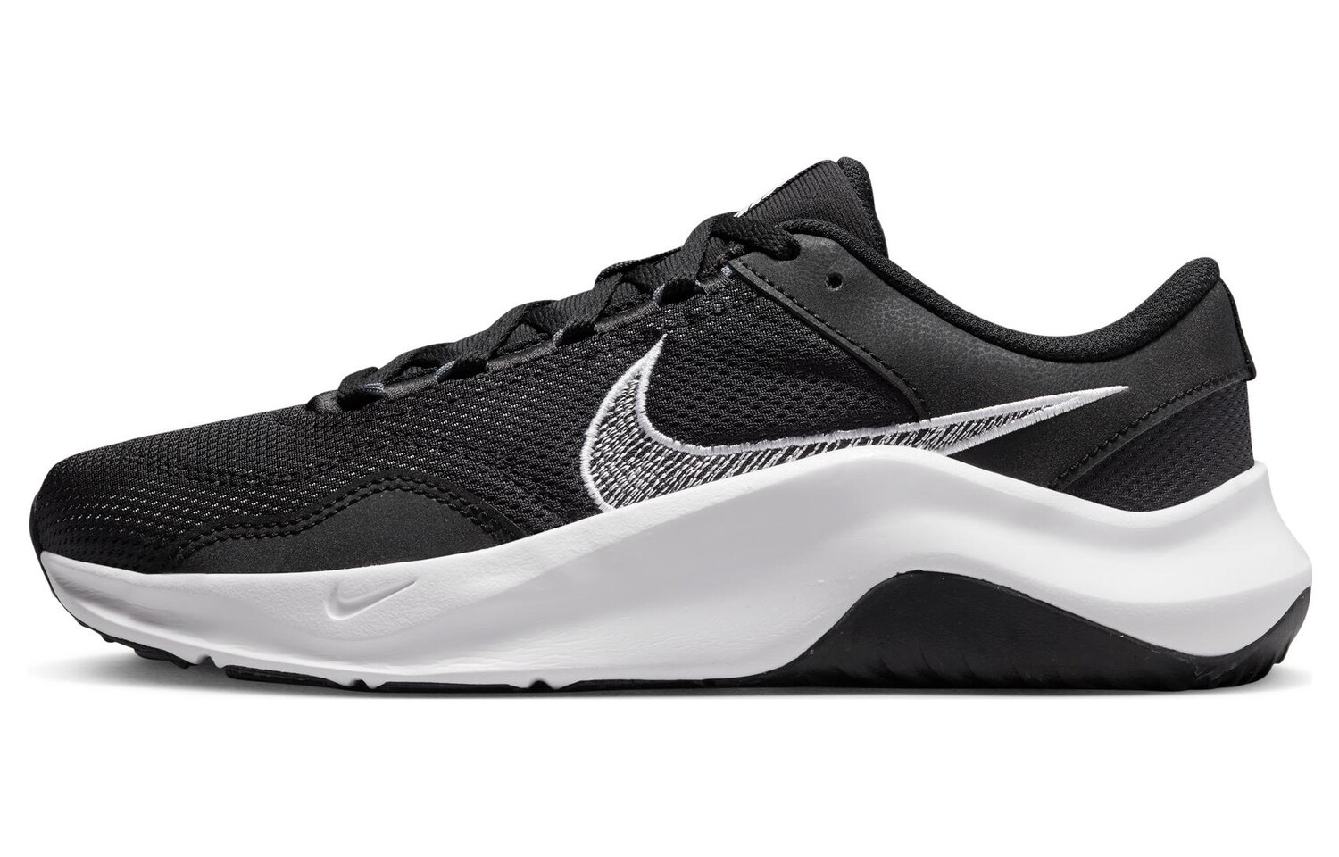 Кроссовки Nike Legend Essential для женщин