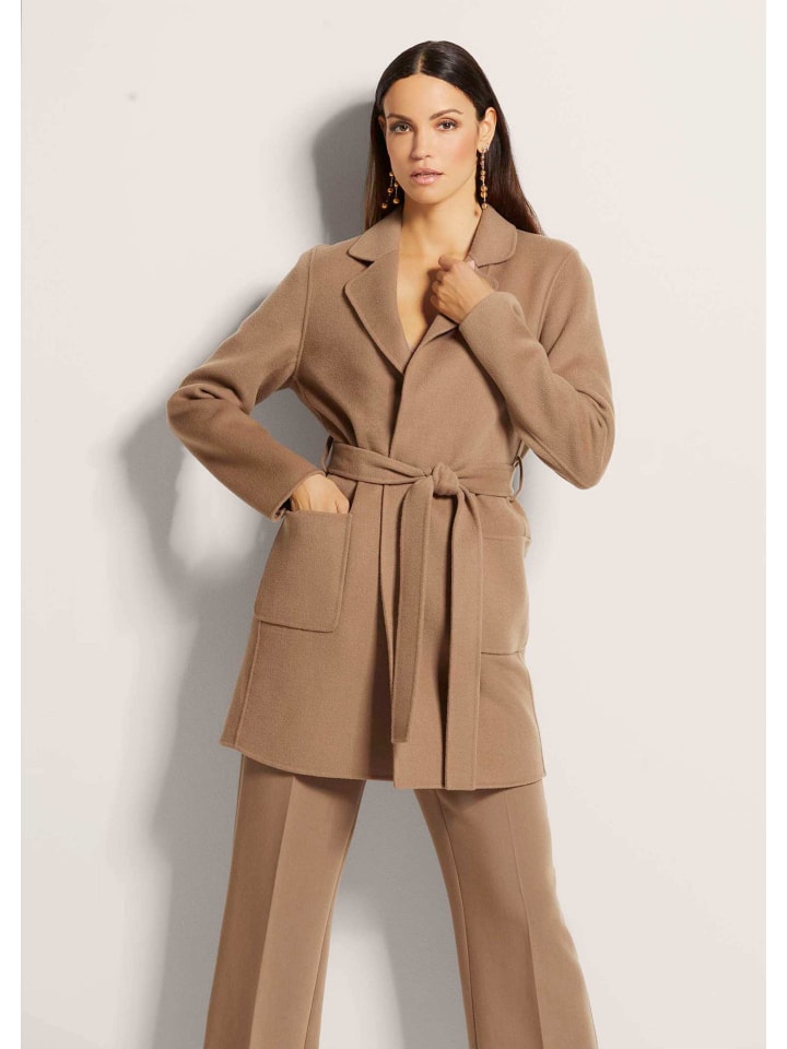 

MADELEINE Элегантное двустороннее пальто с заостренными лацканами карамельного цвета