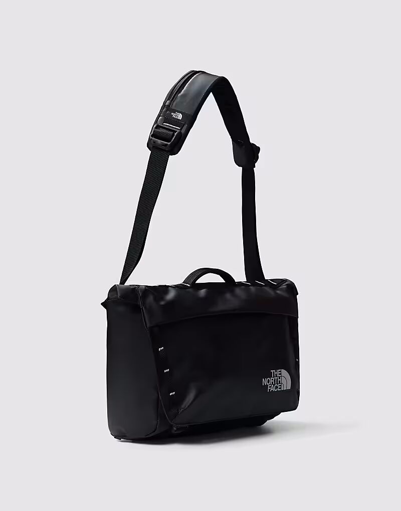 

Сумка-мессенджер North Face Base Camp Voyager в цвете tnf black-tnf white-npf The North Face