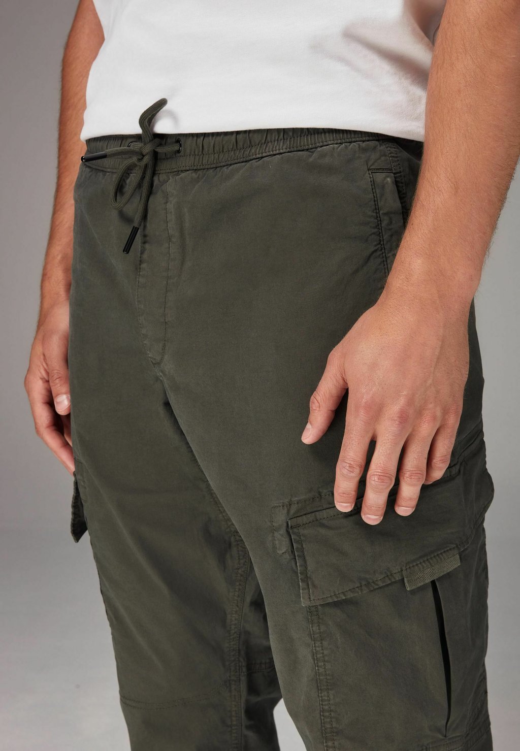 

Брюки карго REGULAR FIT TAPERED LEG Next, темно-зеленый