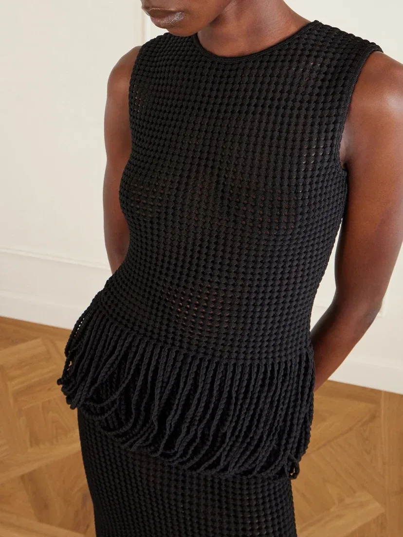 Вязаный топ с объемным низом Alaïa, черный — фото 4