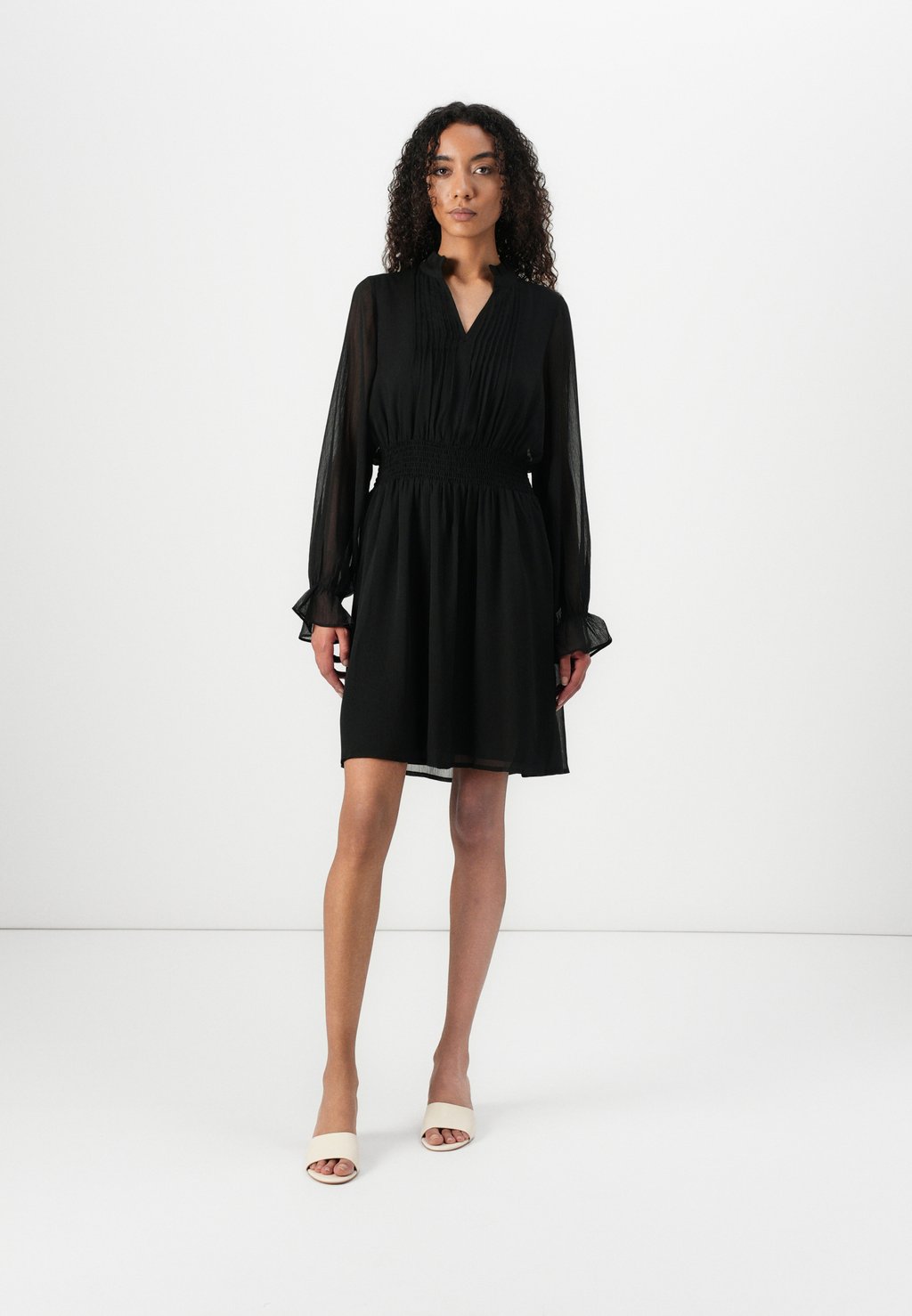 

Повседневное платье JAYLYN DRESS Rue de Femme, черный