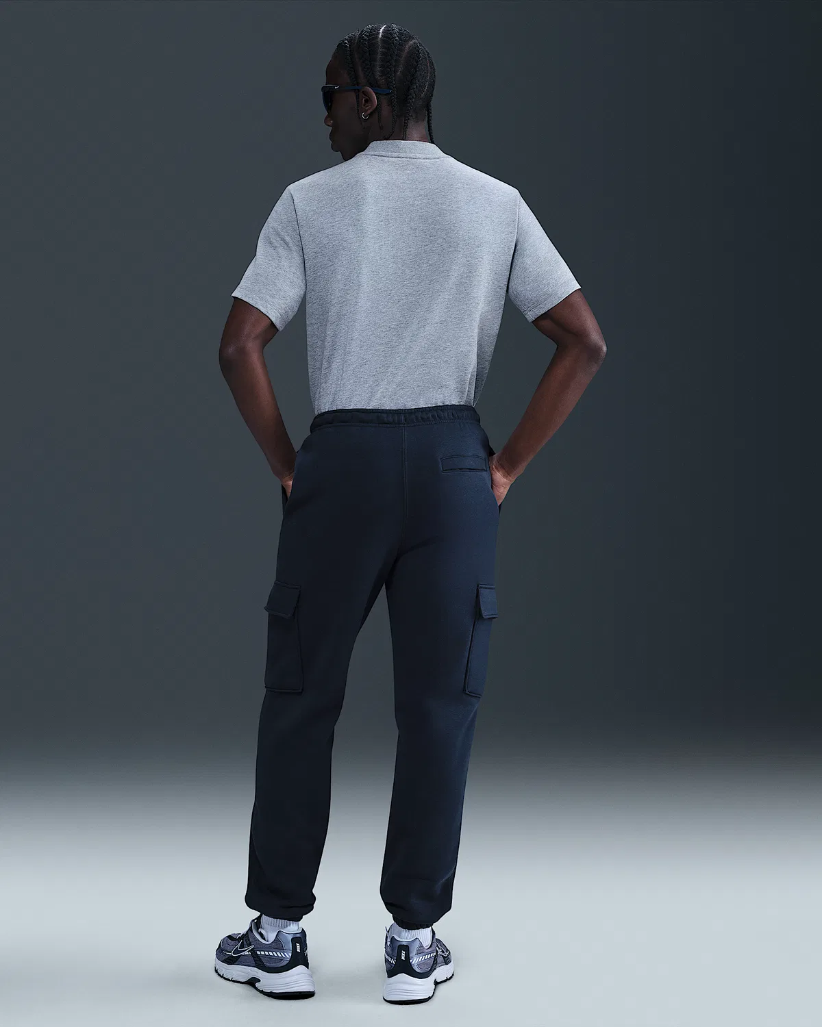 Мужские флисовые карго-штаны Nike Club, Obsidian/Obsidian/White — фото 4