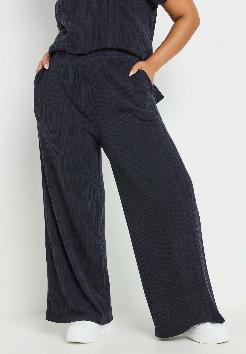 

Брюки WIDE Yours Clothing, темно-синий