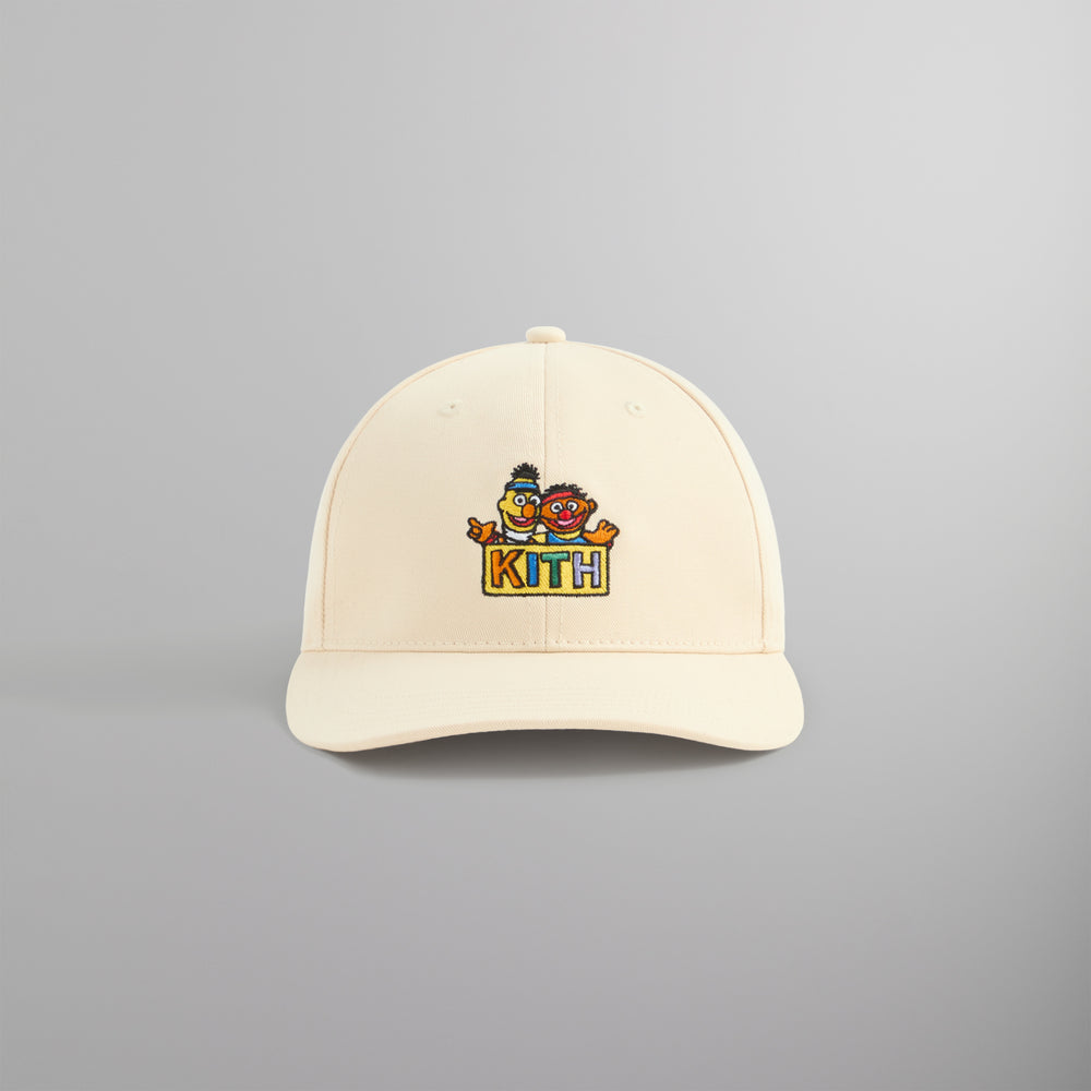 

Бейсболка Kith for Sesame Street Aaron Cap, цвет Sandrift