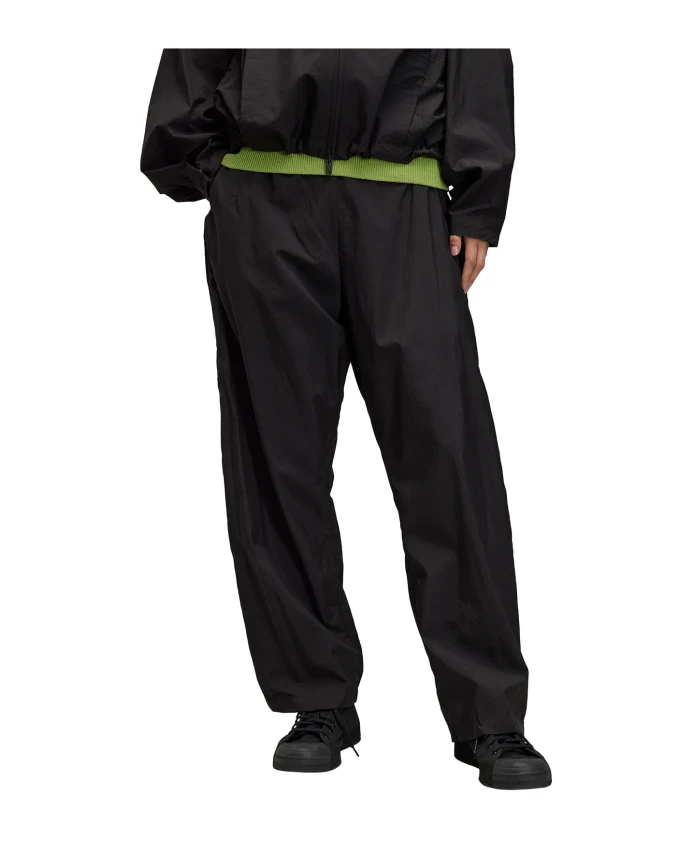 

Черные нейлоновые брюки свободного кроя. Adidas, черный