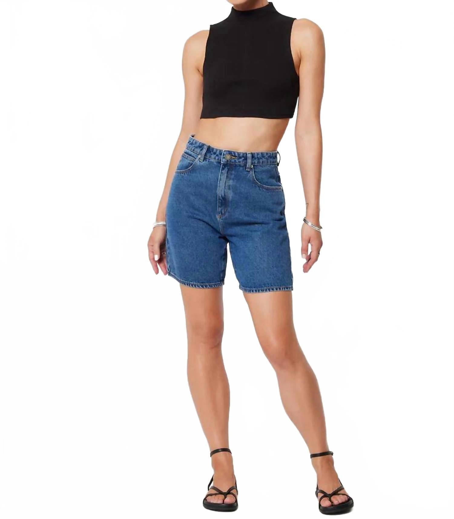 

Шорты джинсовые Carrie с высокой талией в голубом оттенке Abrand Jeans