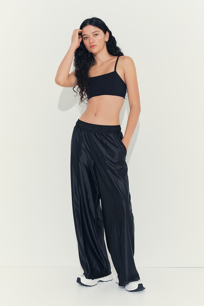 

Блестящие спортивные брюки H&M, черный