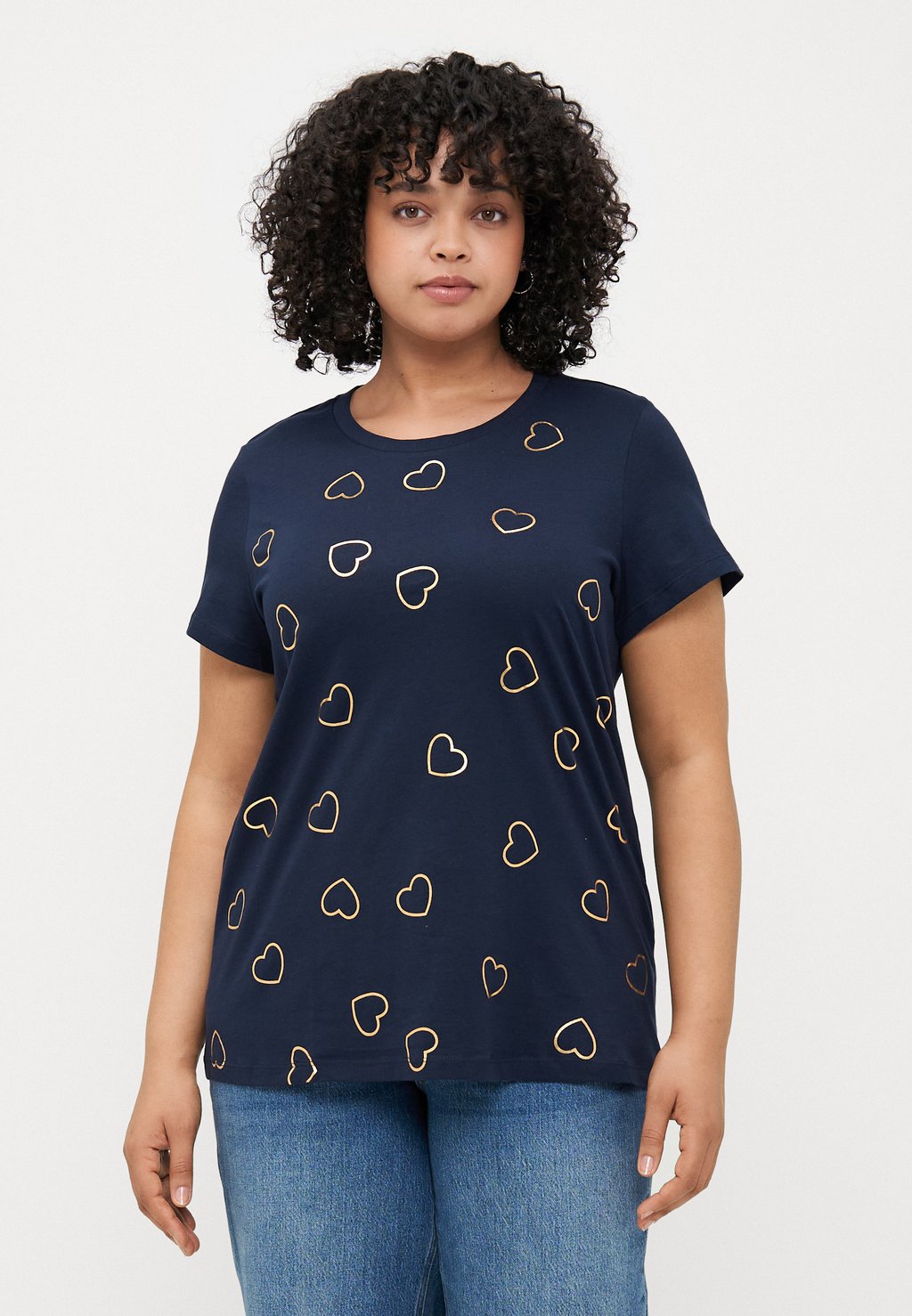 

Футболка с принтом VMCKASSANDRA FRANCIS Vero Moda Curve, темно-синий