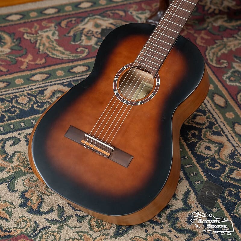 

Акустическая гитара Ortega R55DLX-BFT Family Series Deluxe Engelmann Spruce/Catalpa Bourbon Fade Nylon String Guitar #0990