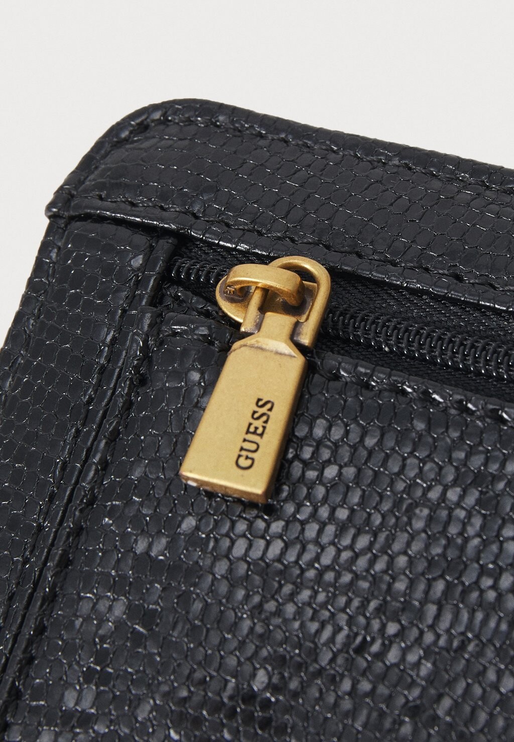 

Кошелек GIULLY LARGE ZIP AROUND Guess, черный