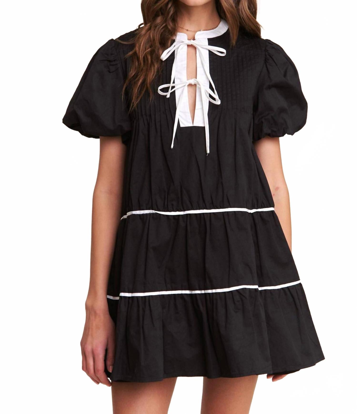 

Мини-платье Contrast Detail в черном цвете In The Beginning