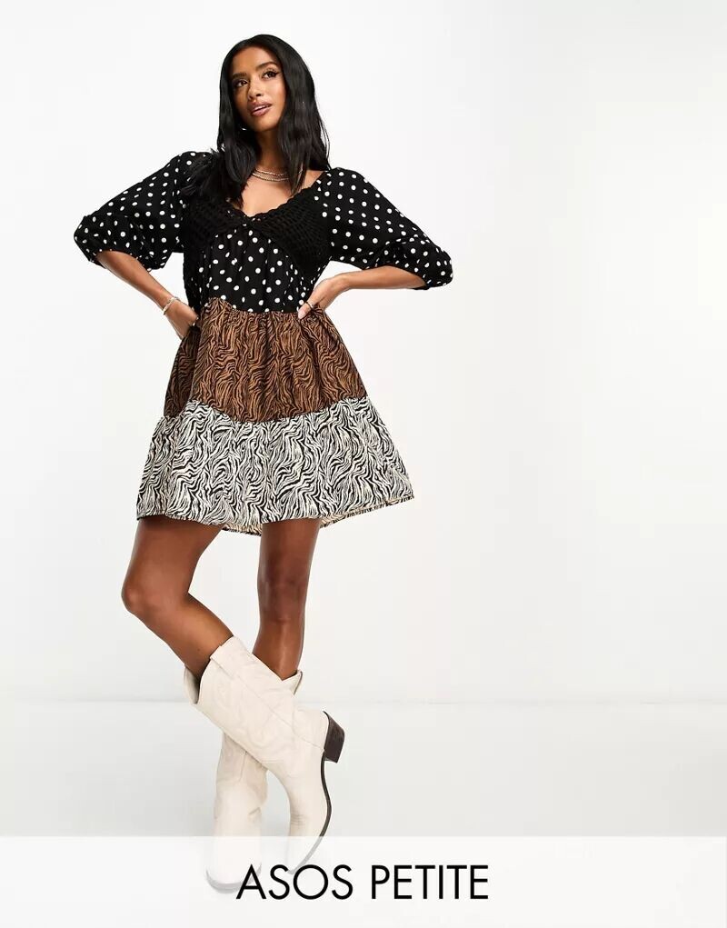 

Короткое ярусное платье в стиле бэби-долл ASOS DESIGN Petite с деталями, связанными крючком, и миксом с анималистическим принтом