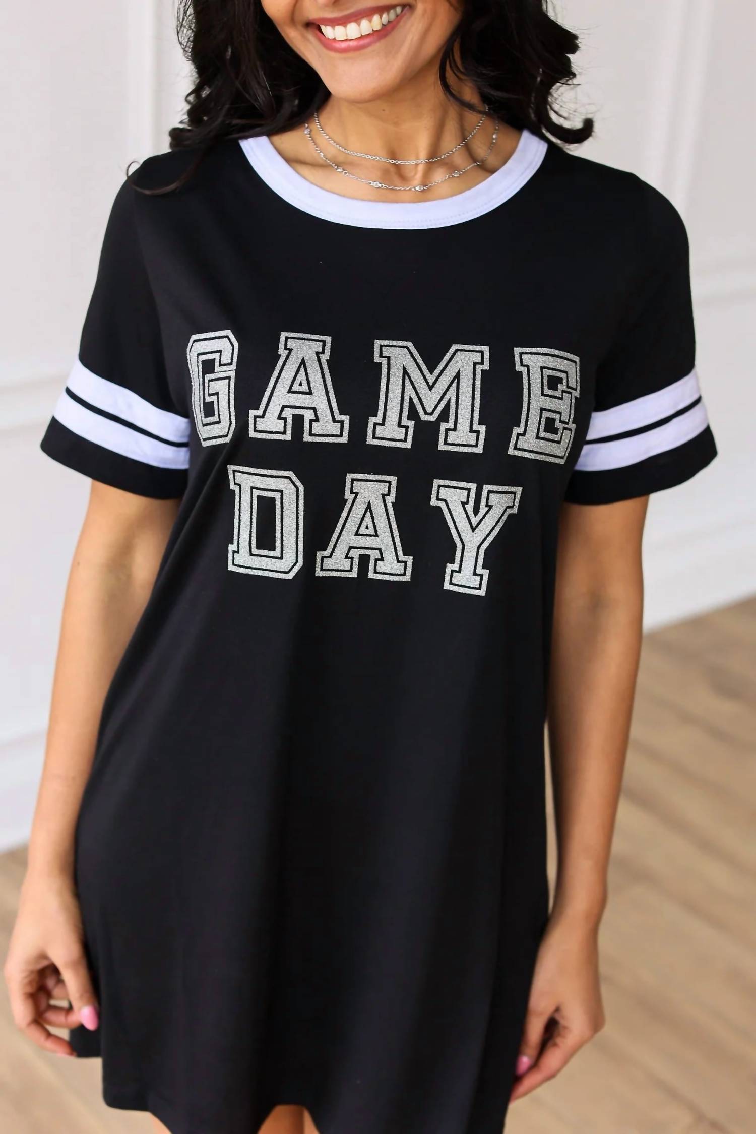 

Черное платье Game Day с серебристым блеском Southern Grace