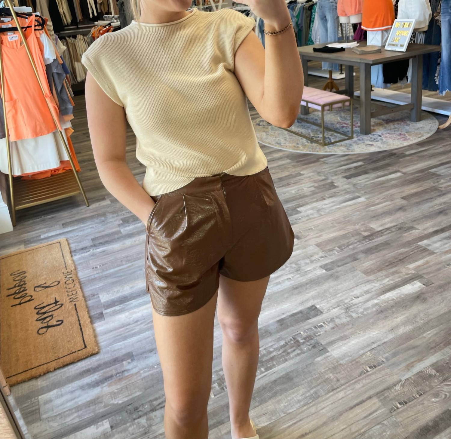 

Топ с рукавами-крылышками кремового цвета ELLISON