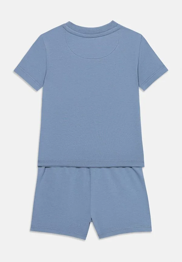 Короткие шорты унисекс Calvin Klein Jeans, Light Blue — фото 2