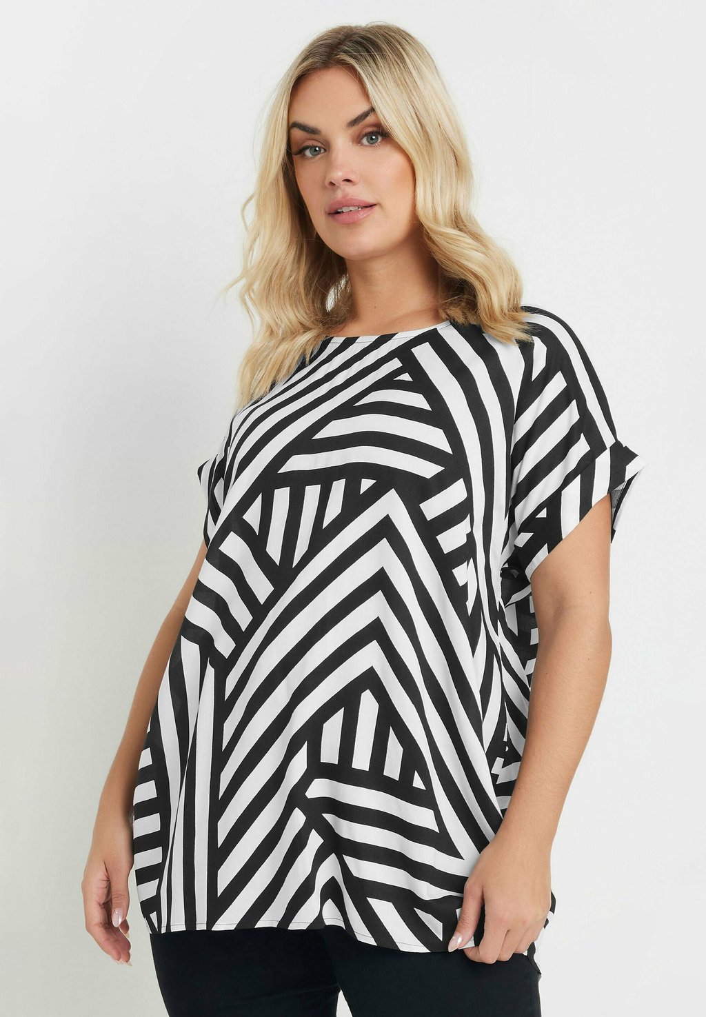 

Блуза GEOMETRIC PRINT Yours Clothing, антрацит